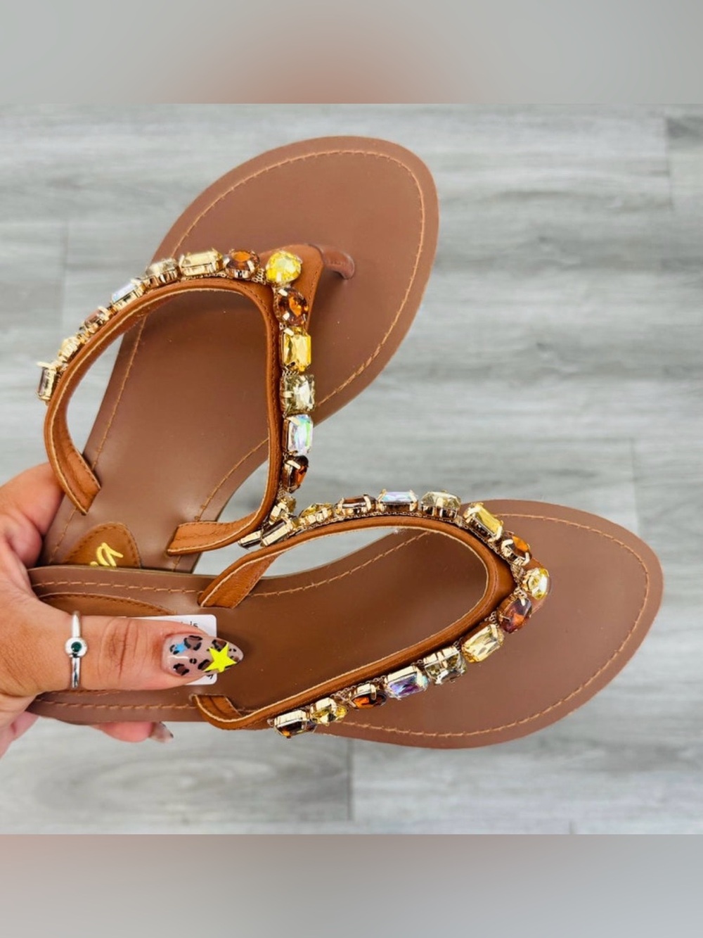 NWT Embellished Brown Women's T-Strap Sandals Crystals Blingy Thong